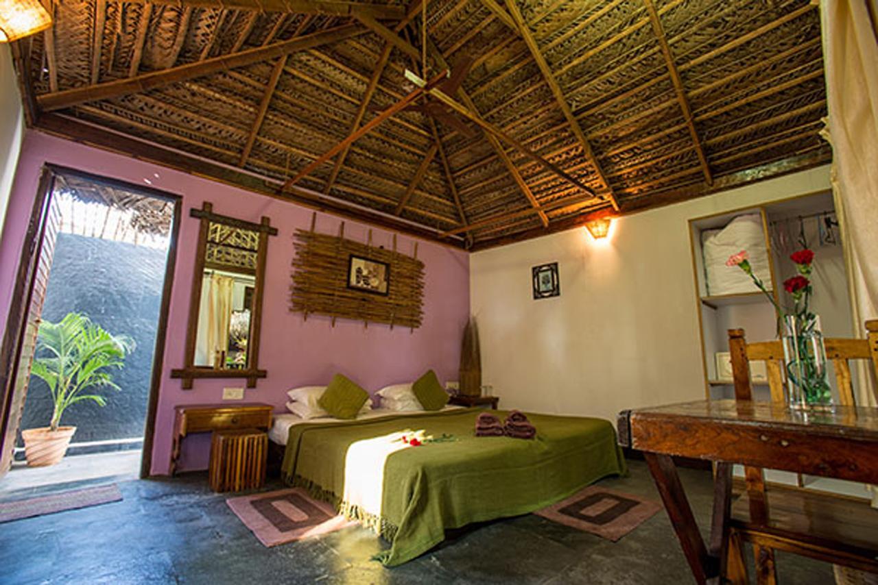 Agonda White Sand Hotel ภายนอก รูปภาพ