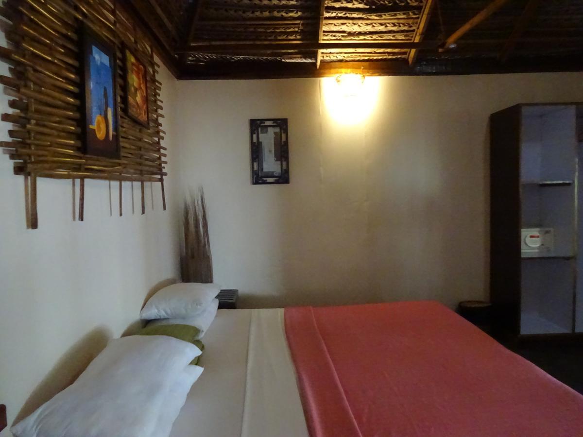 Agonda White Sand Hotel ภายนอก รูปภาพ